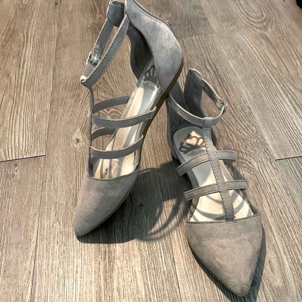 Size 6 Flats-Taupe-gently used